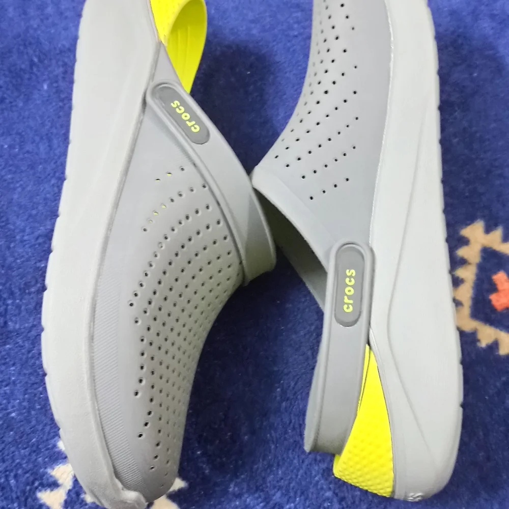 CROCS NWOT - Picture 2 of 6